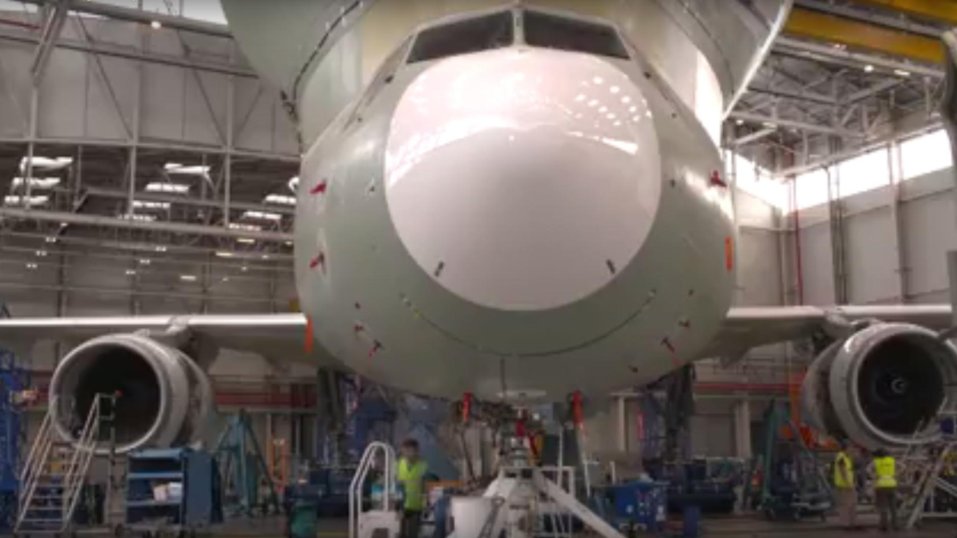 Standbild - Video: Airbus Beluga XL pruebas vibracion GTV Ground Vibration Test