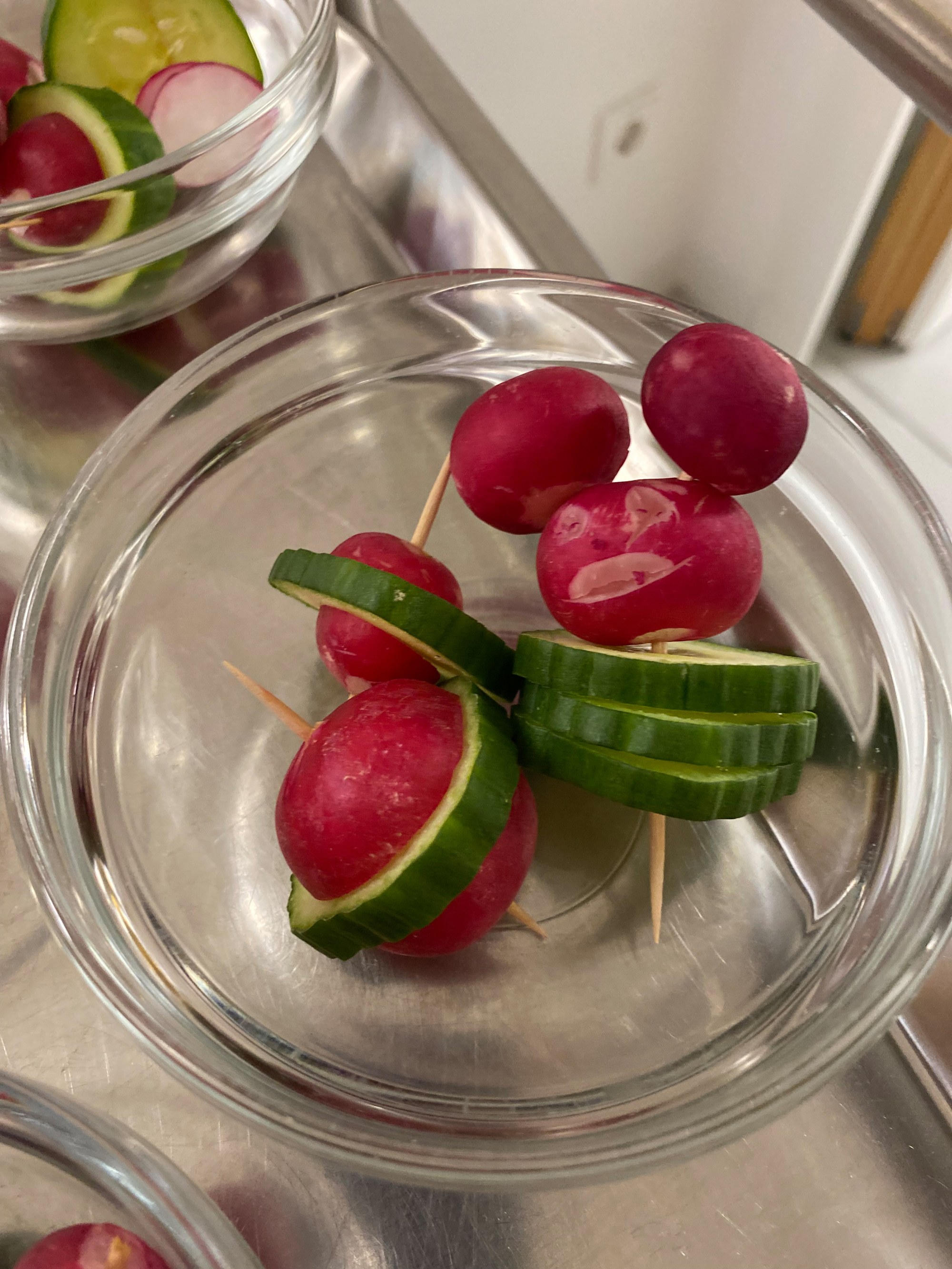 Vegetable aliens for healthy snacks