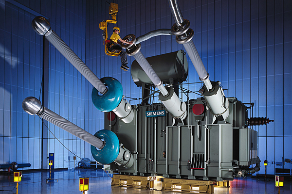 HGÜ-Leistungstransformator für die Strecke Australien – Tasmanien. Bild: Siemens-Pressebild.