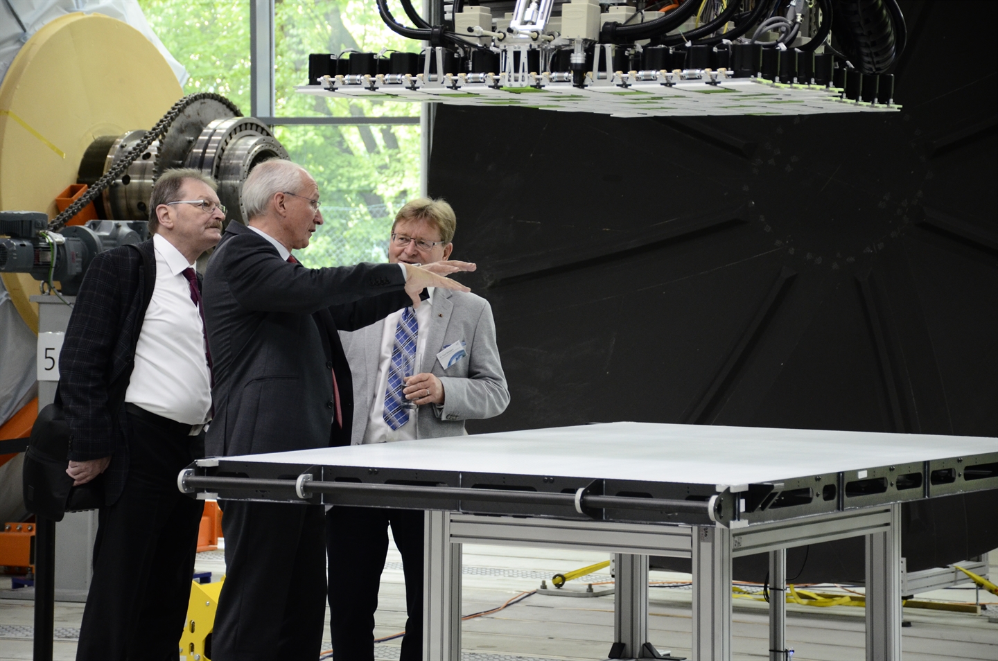 Prof. Dr. Heinz Voggenreiter at the Production Technology Colloquium