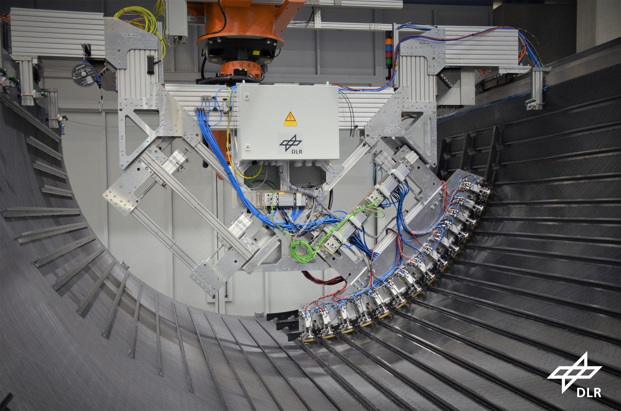 Welding bridge during welding of the third frame on the right-hand side of the aircraft