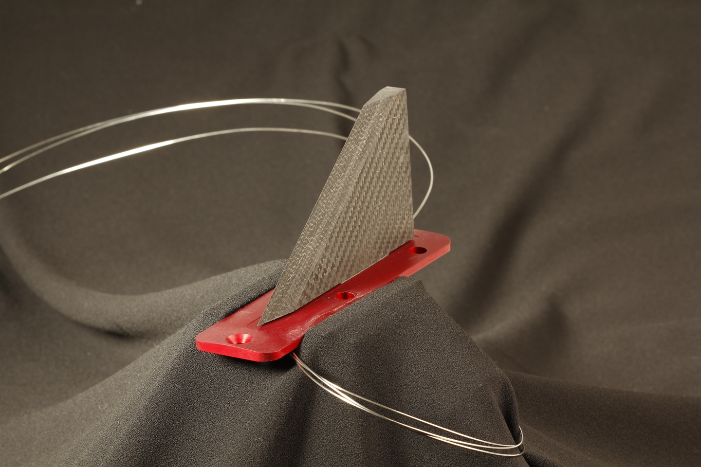 Sharp-edged fiber ceramic fin