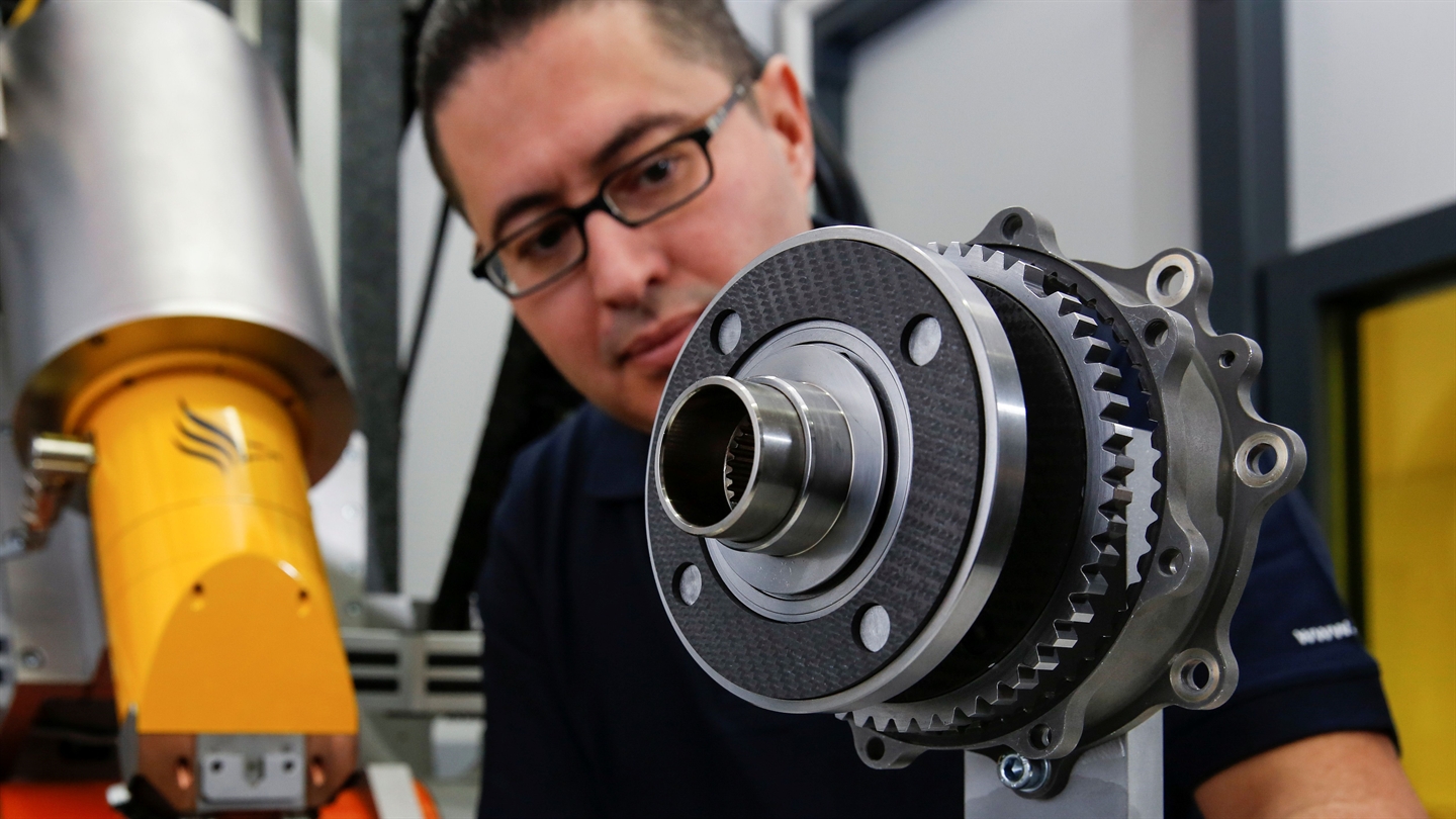 Large CT facility – v|tome|x L240/450: propeller brake system