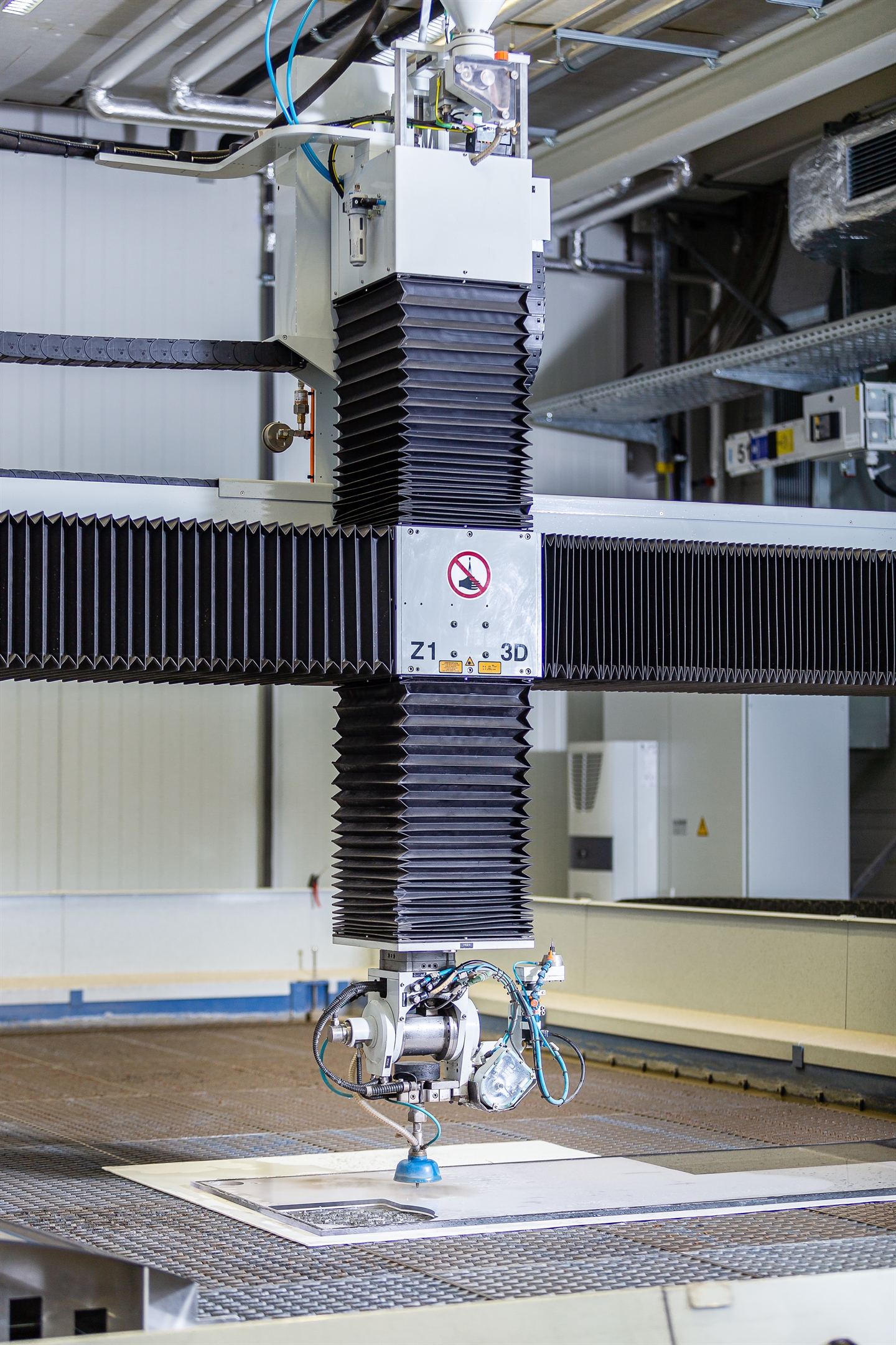 Z-Axis with 3D- cutting head