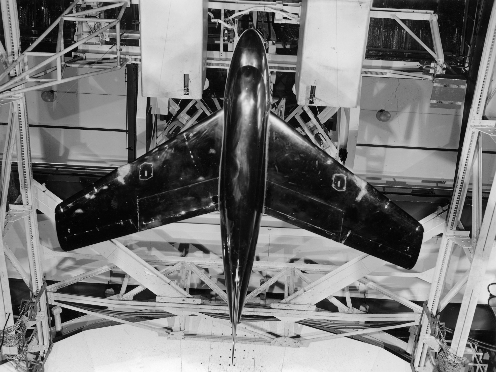 Model of a Messerschmitt Me 263 aircraft in the AVA wind tunnel in Göttingen, 1941