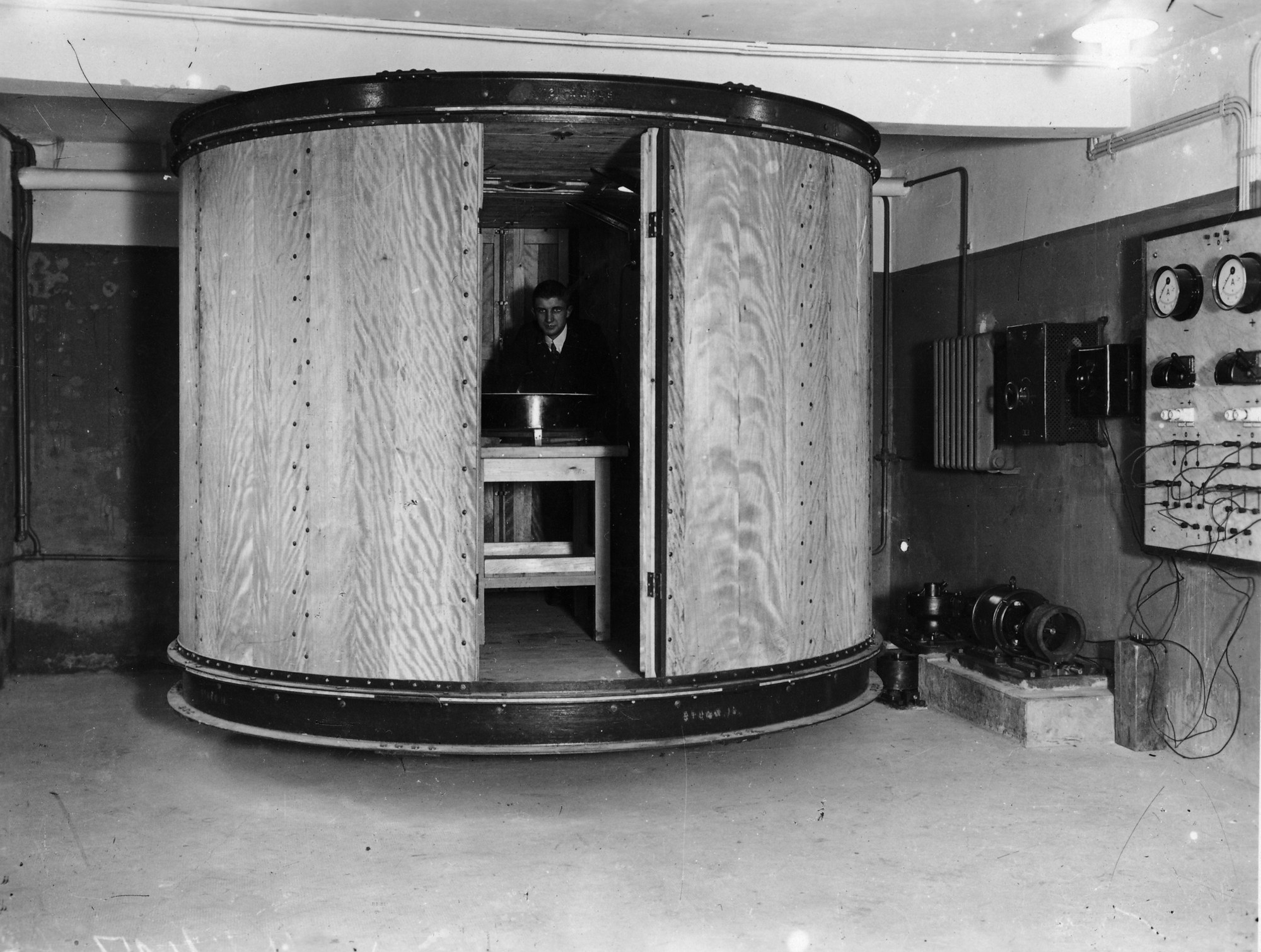 Rotating research laboratory from 1926