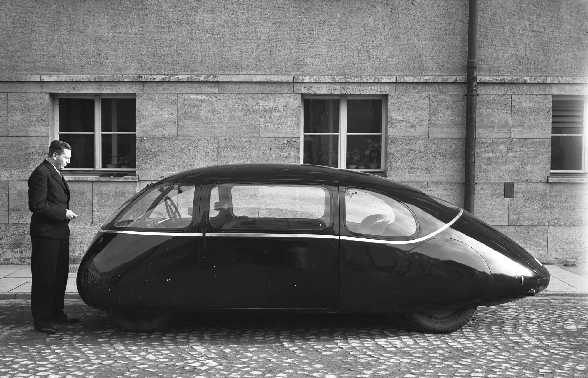 Schlörwagen on the AVA site in 1942