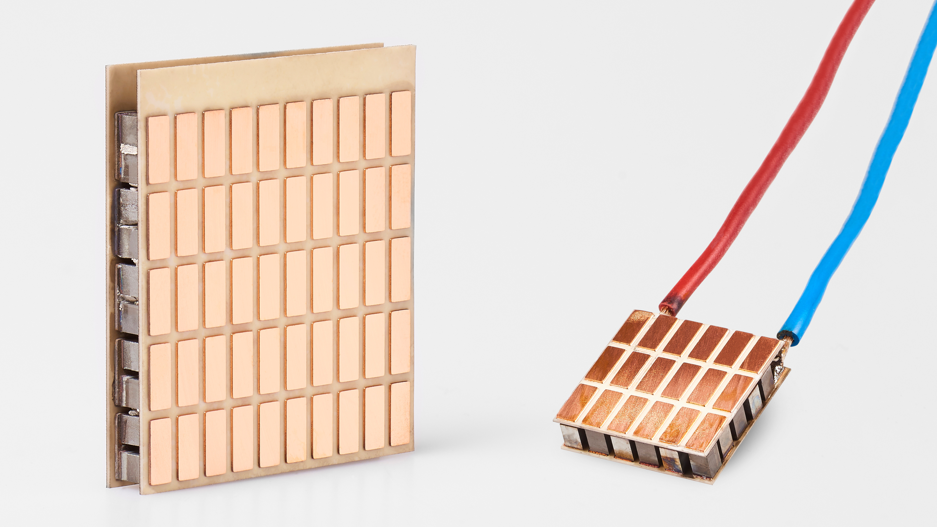 Thermoelectric modules for the direct conversion of heat flows into ...