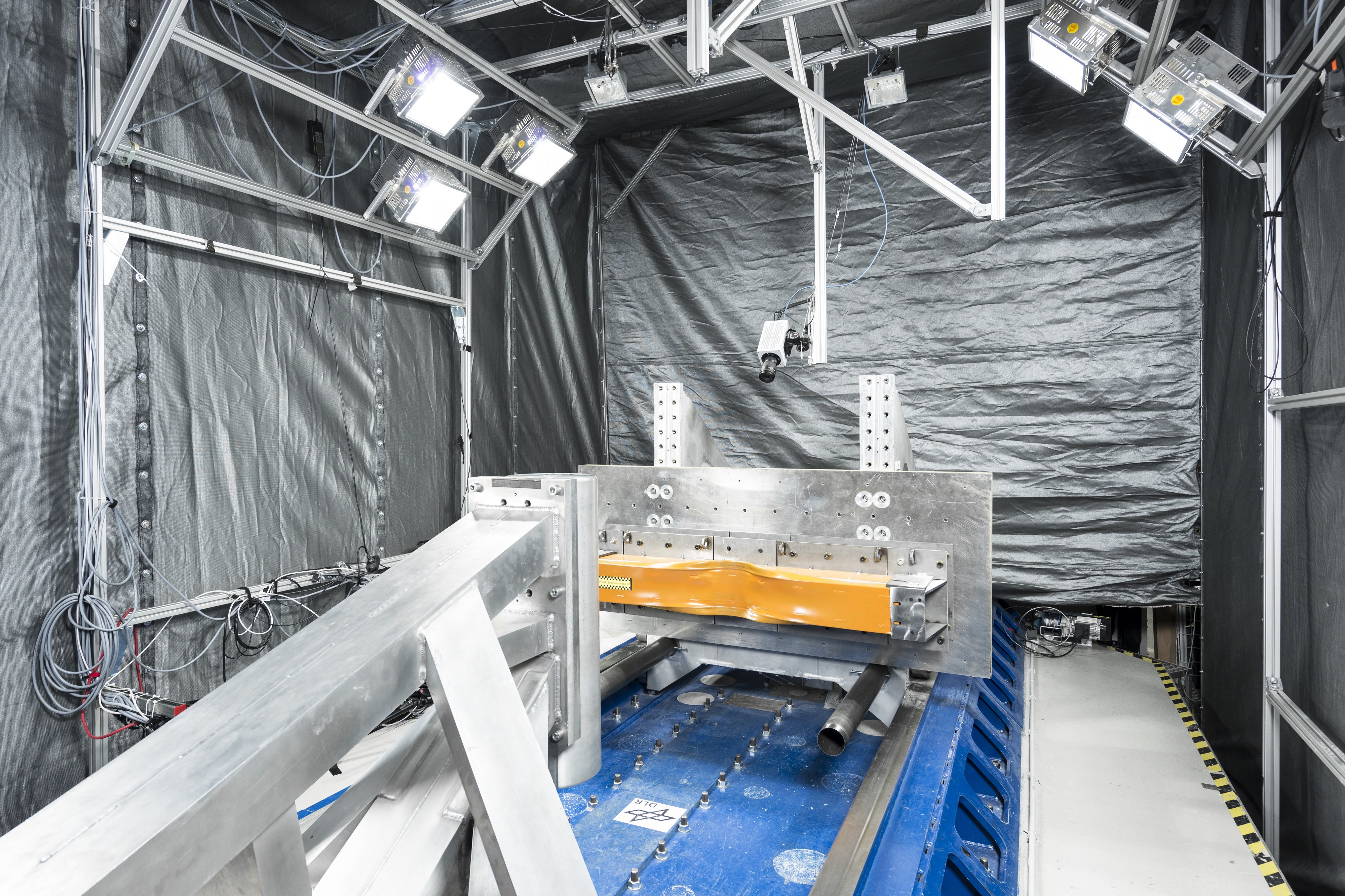 Dynamic component testing system: Crash system