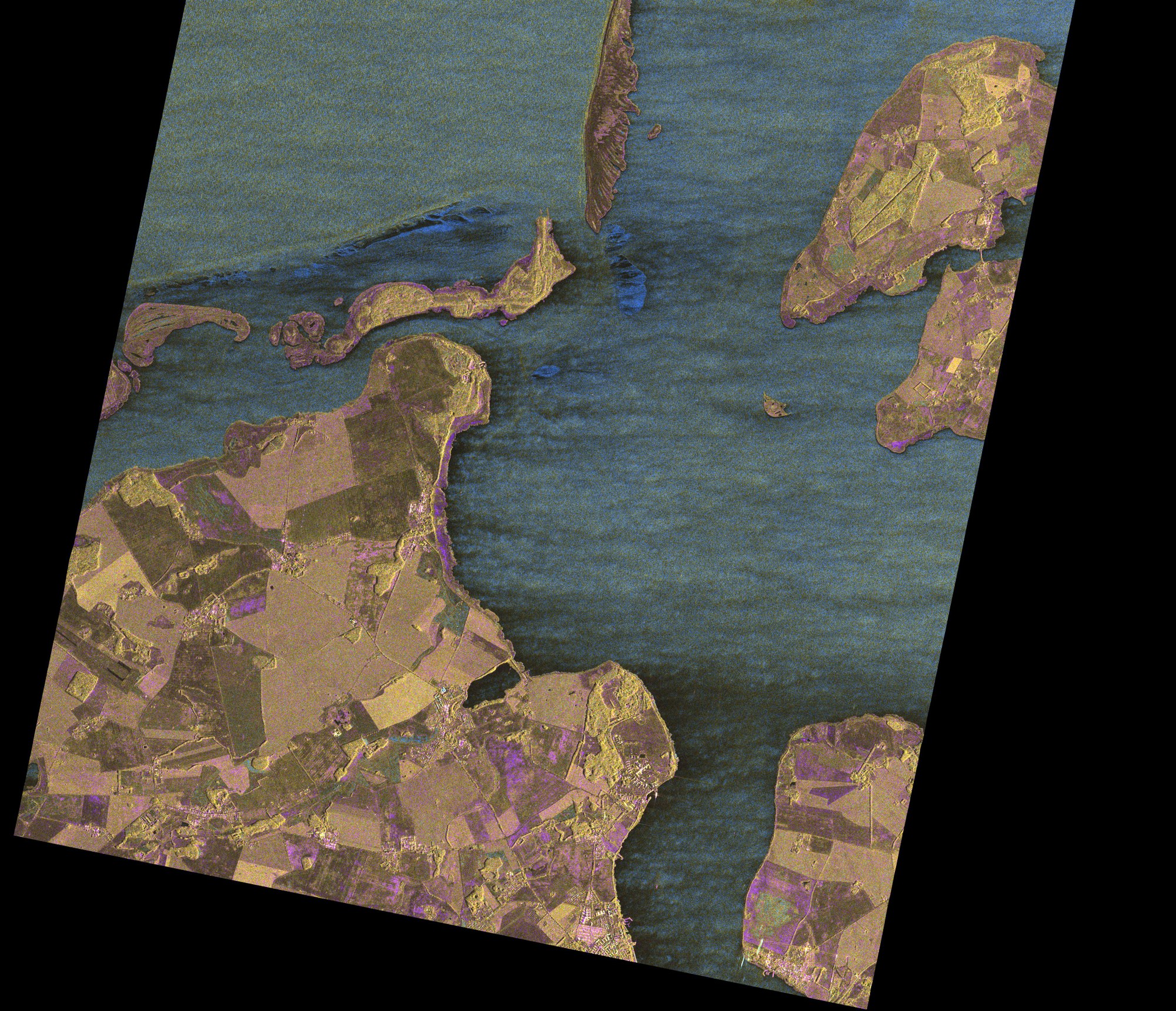 Hiddensee, Germany – multipolarisation shows differences in land use as well as processes above and on the water