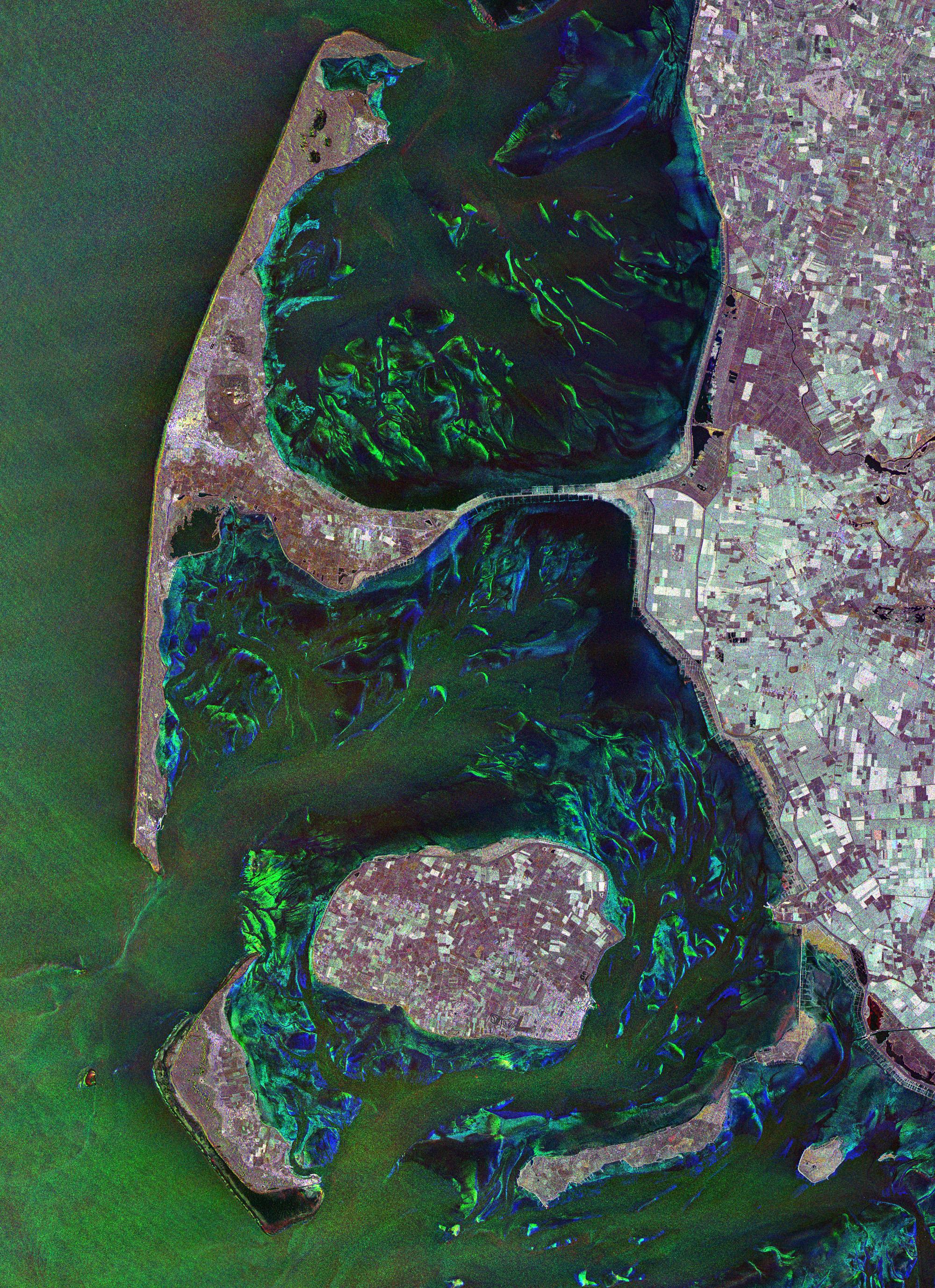 Moving bodies of water around the island of Sylt, Germany