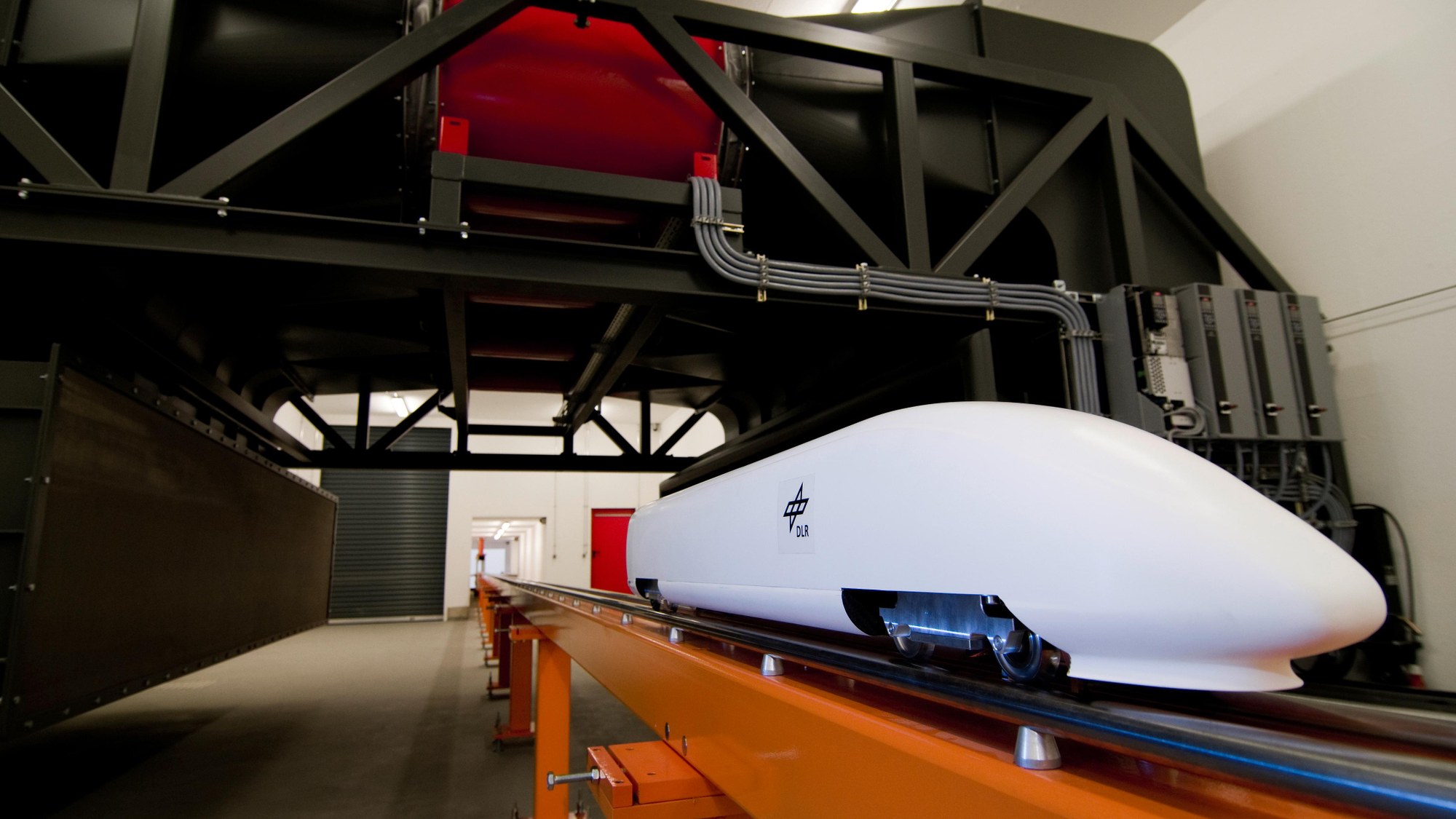 Train model in the tunnel simulation facility