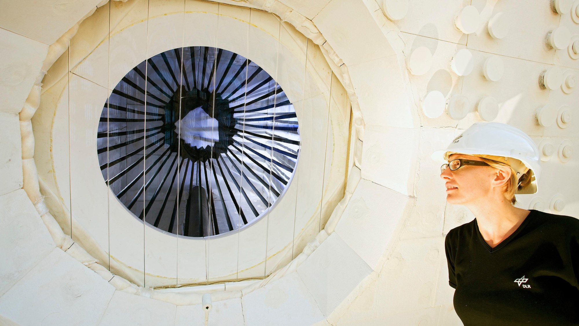 Visual check of the dark absorber tubes in the radiation receiver