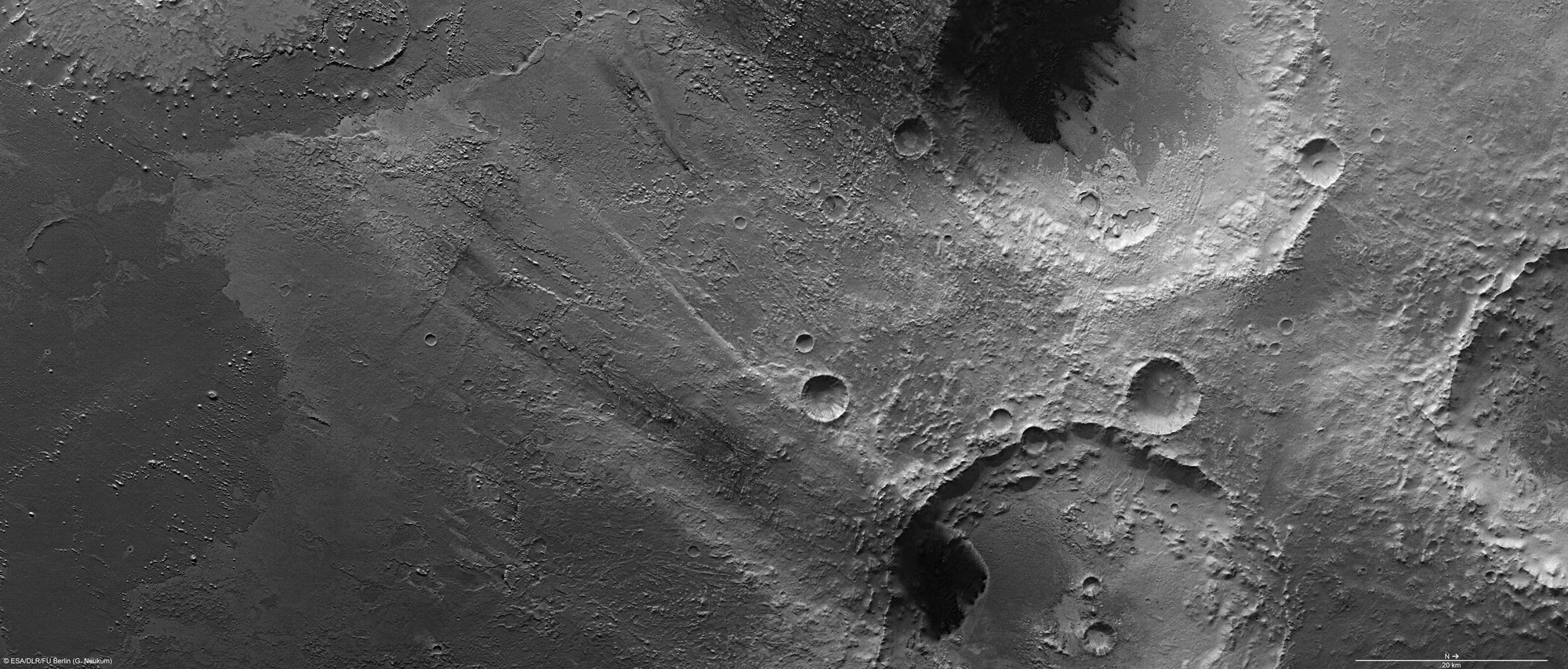 Crommelin crater