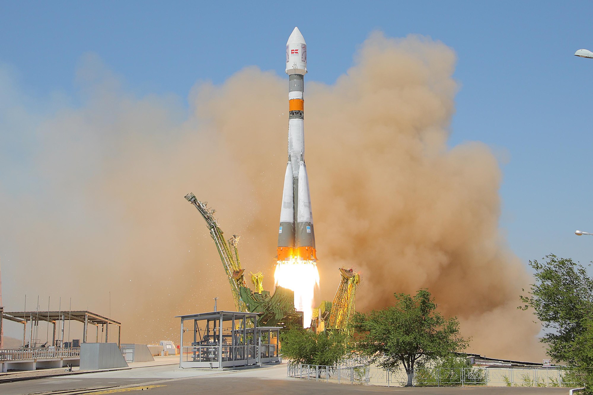 The Soyuz launch vehicle carrying TET-1 after launch on 22 July 2012