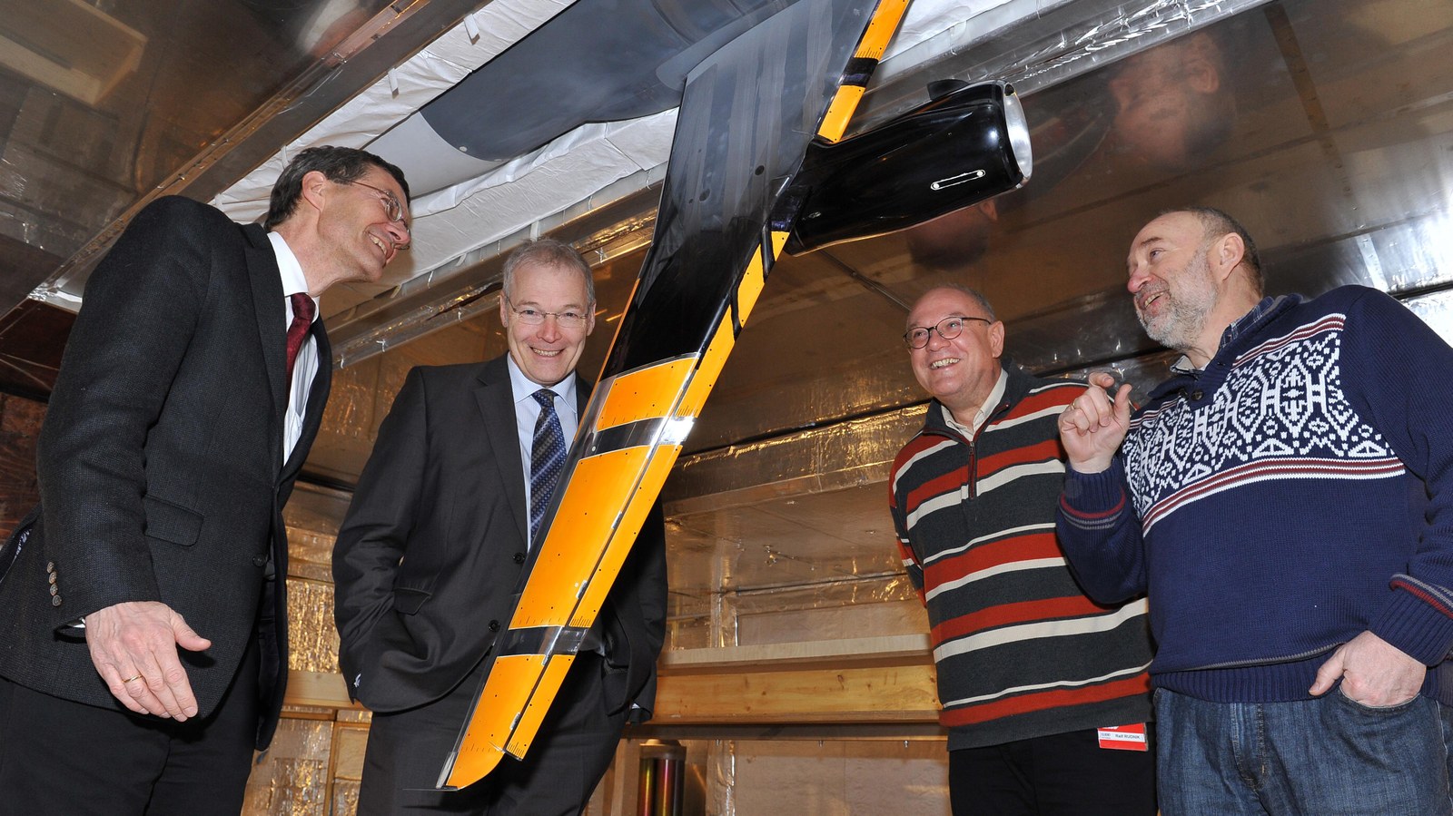 Observing a wind tunnel model at the ETW