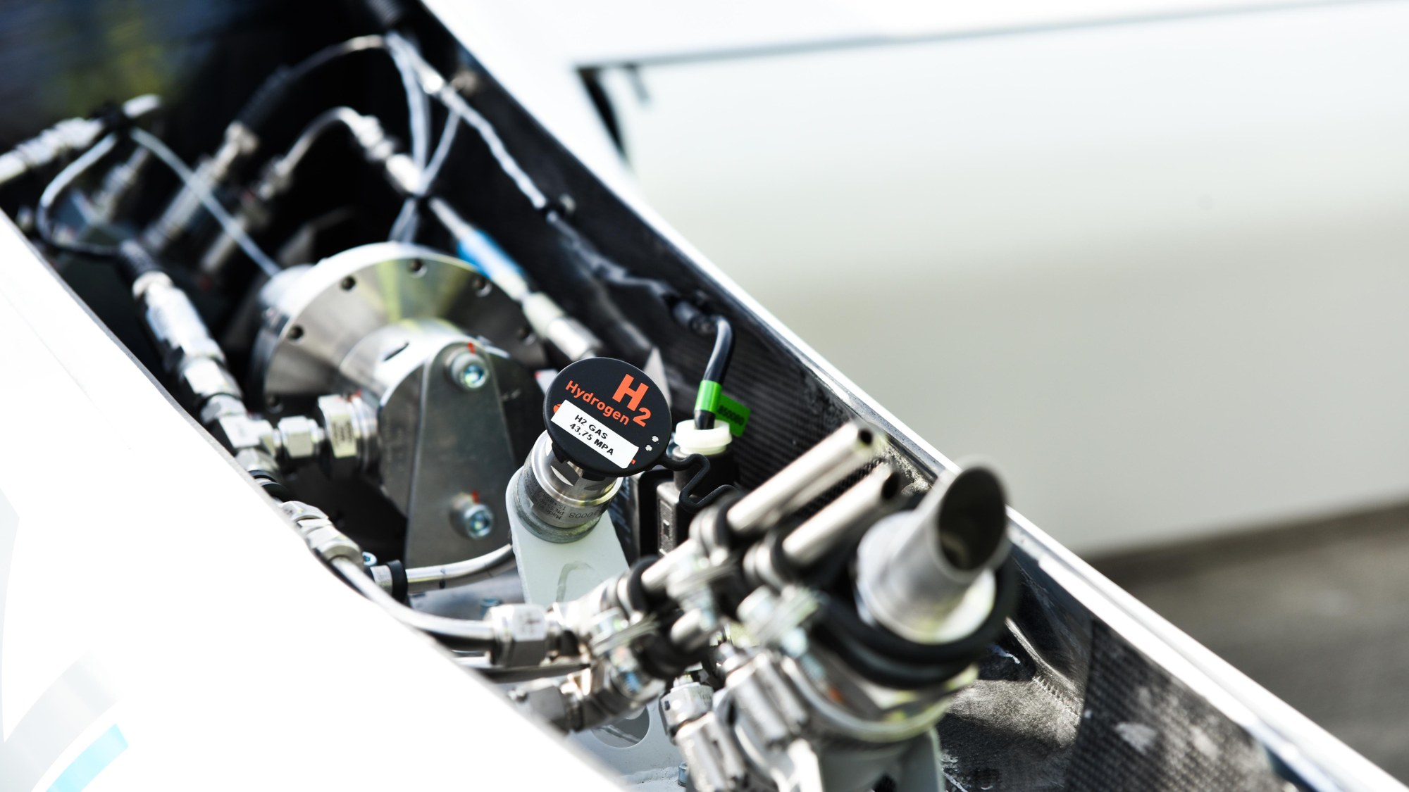 Hydrogen fuel cell drive