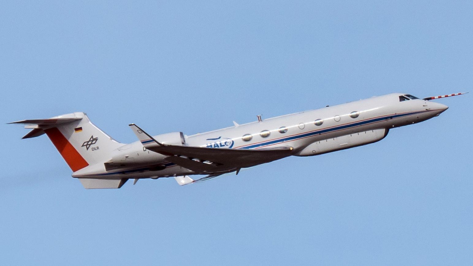 The HALO research aircraft shortly after take-off