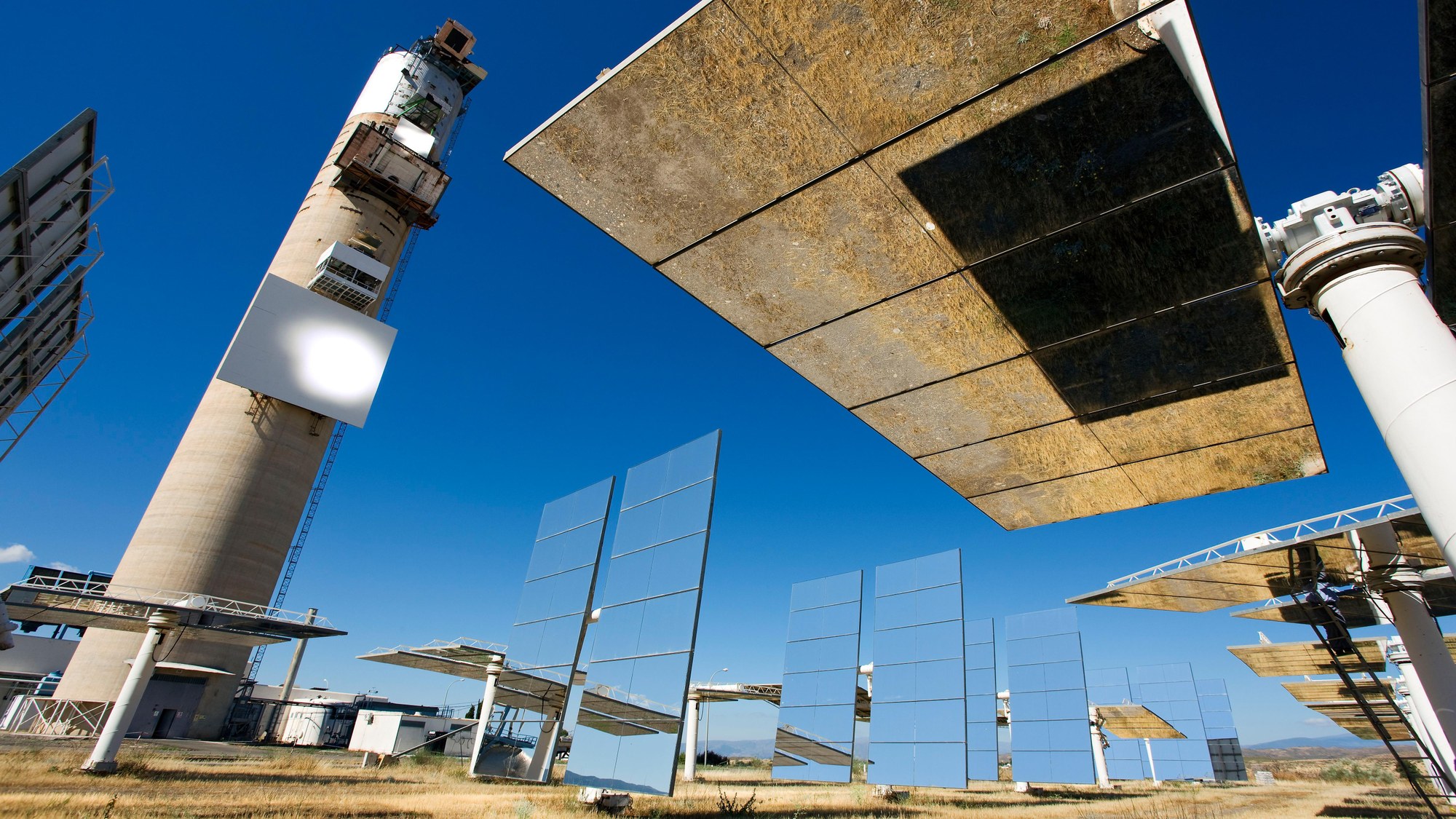 Efficient energy storage for solar energy