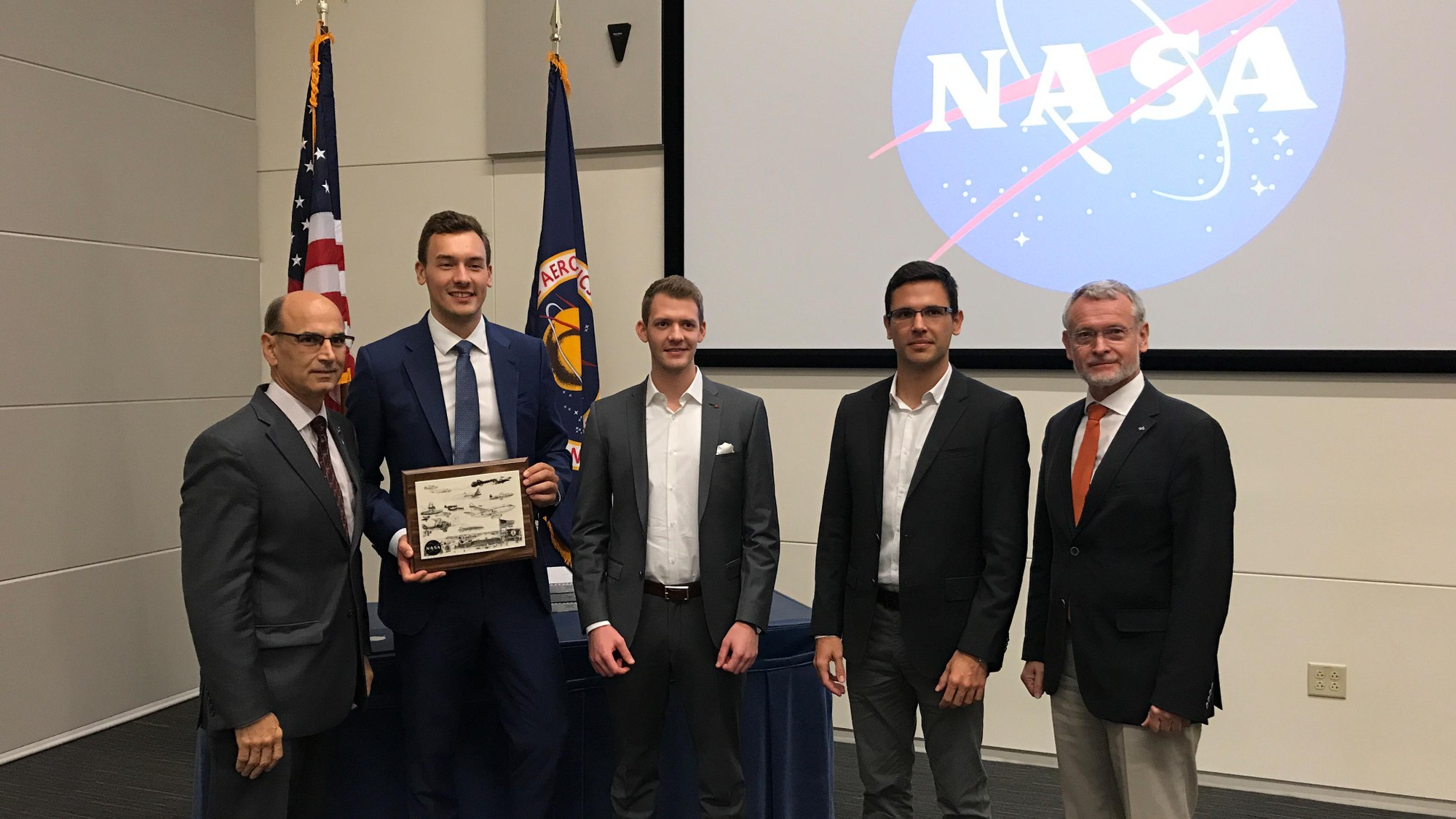 Acknowledgment of the German winning team of the Technical University Munich