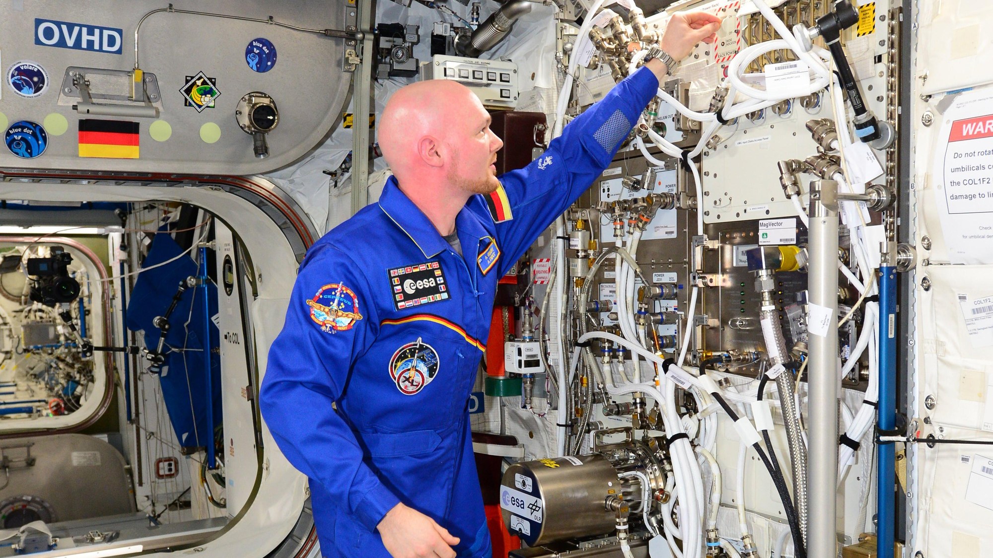 Alexander Gerst installing the Electromagnetic Levitator