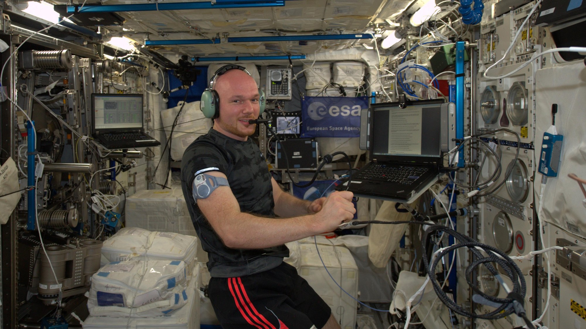 Students making radio contact with Alexander Gerst