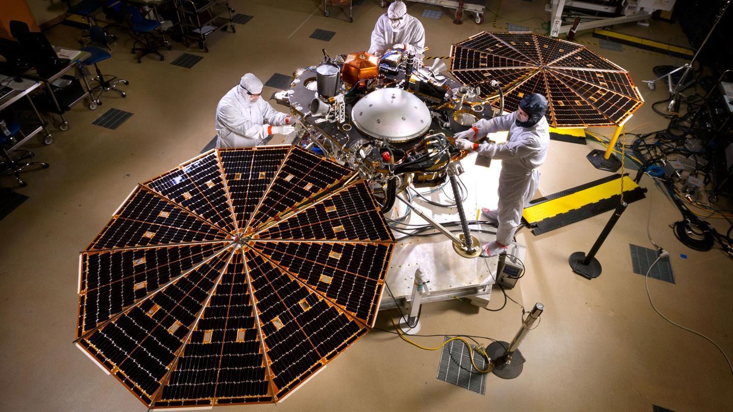 InSight probe during a test