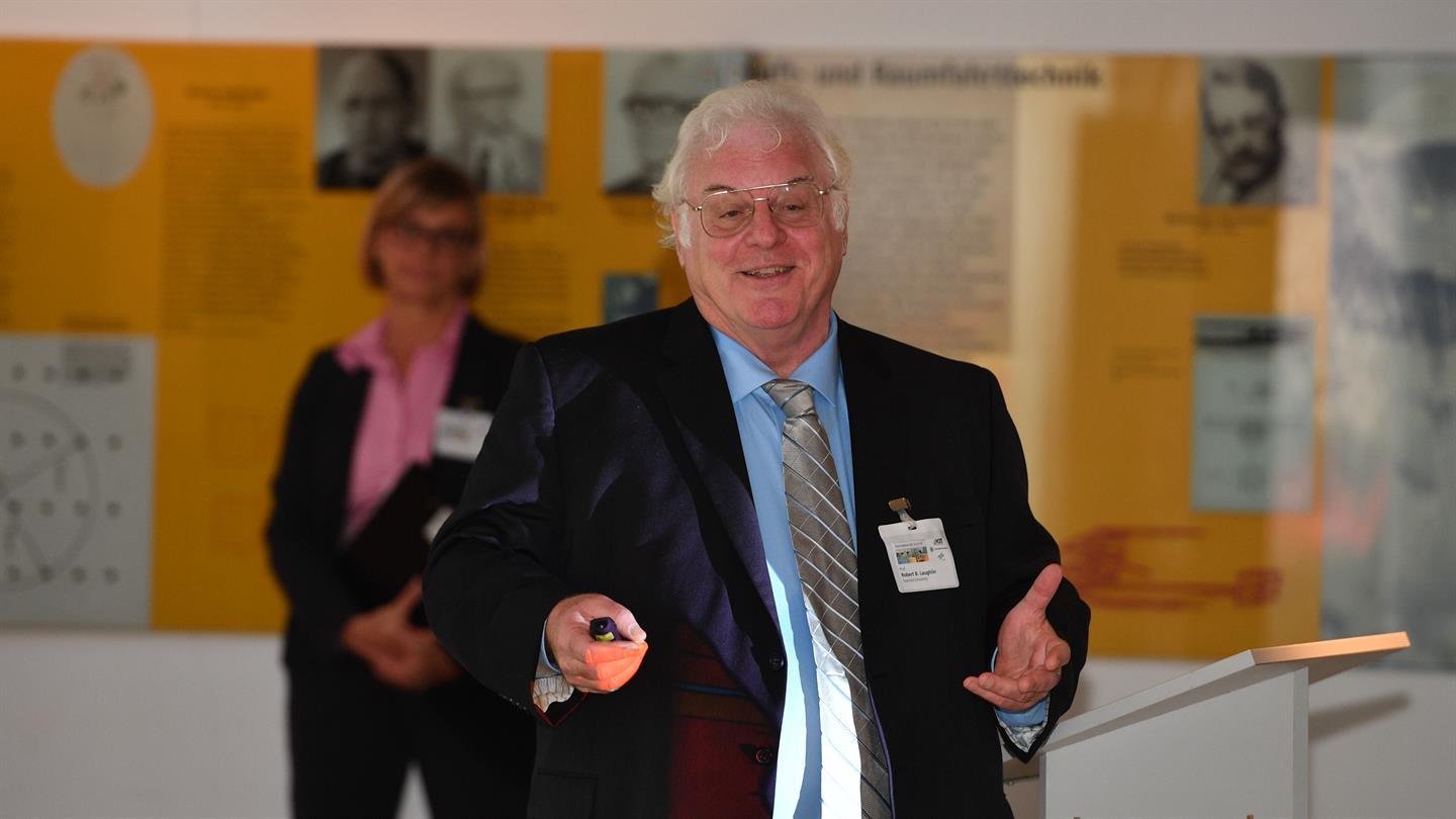 Nobel Prize winner Robert Laughlin gives a presentation.