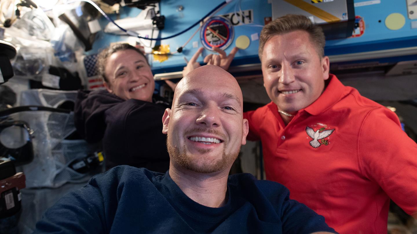 Selfie of Alexander Gerst with Serena Auñón-Chancellor and Sergei Prokopyev