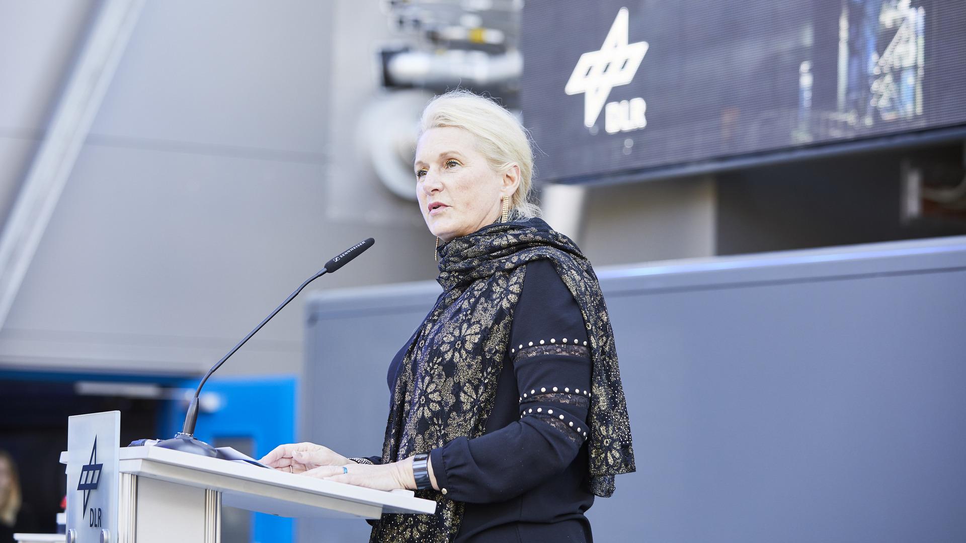 Inauguration of the P5.2 test stand by Pascale Ehrenfreund