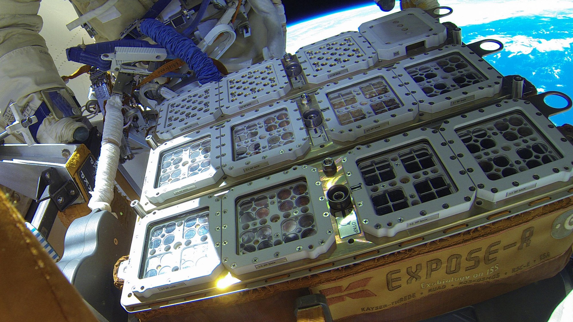 The EXPOSE-R2 experiment system with BIOMEX on the ISS