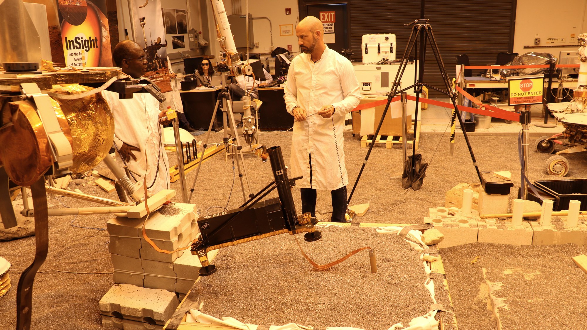Mars ‘Mole’ - JPL engineers test heat probe strategies