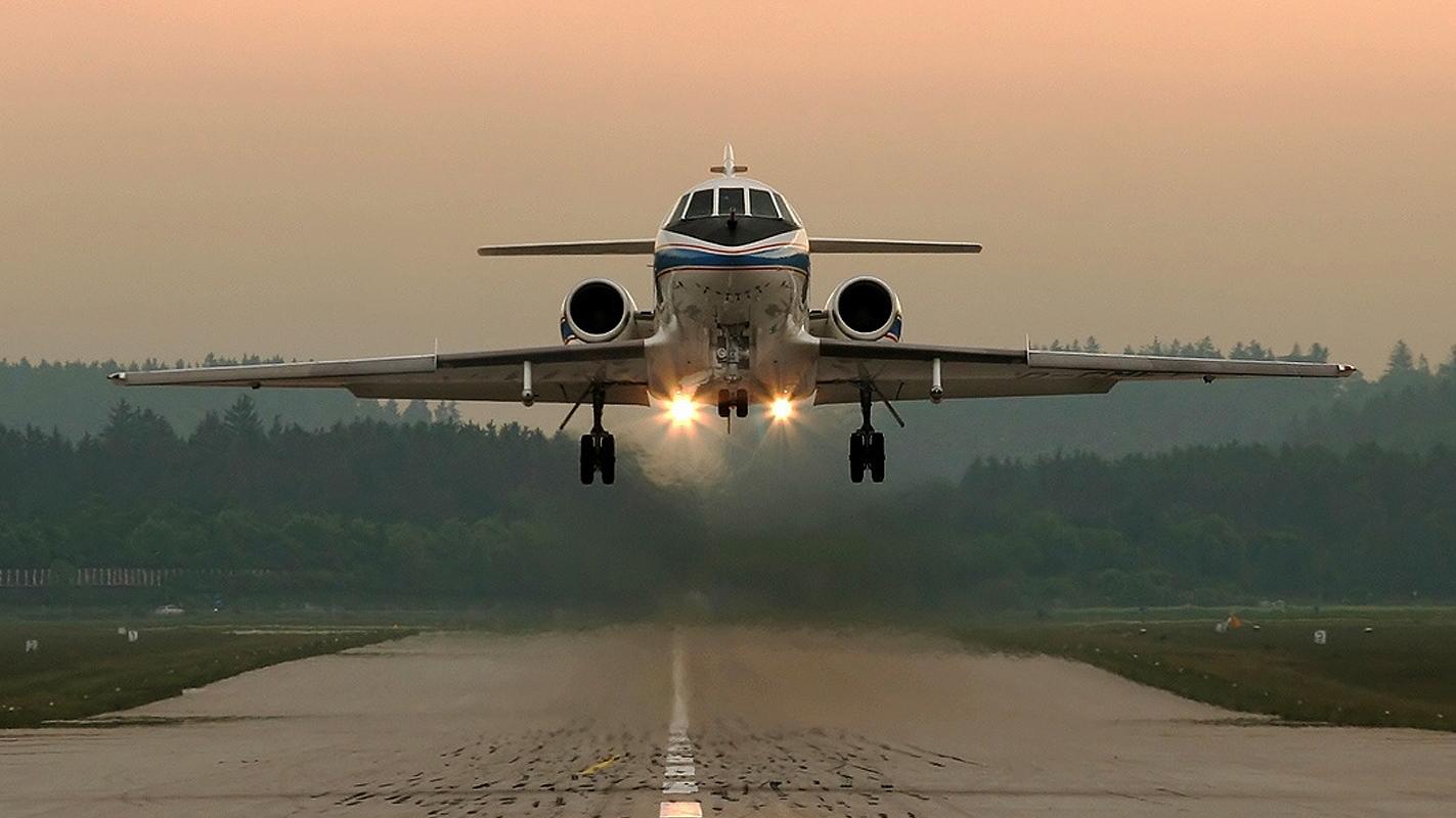 Falcon 20E
