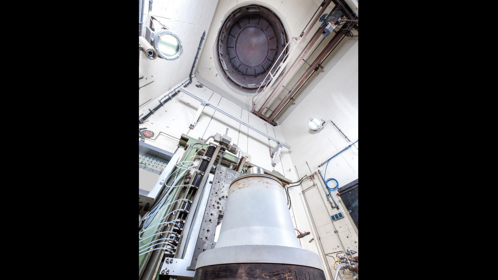 Test chamber of the vertical measurement section