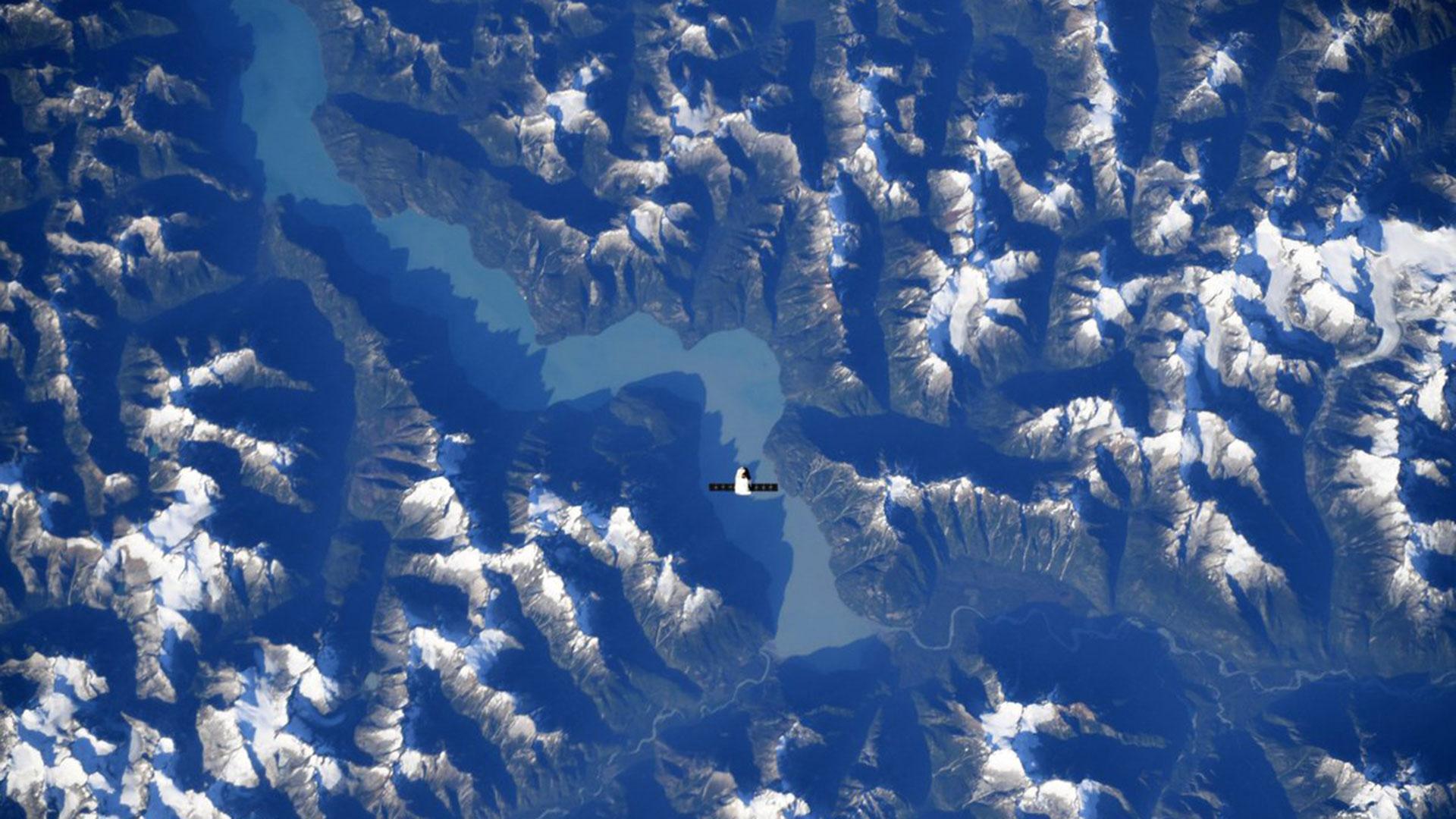 Dragon capsule with CIMON on board