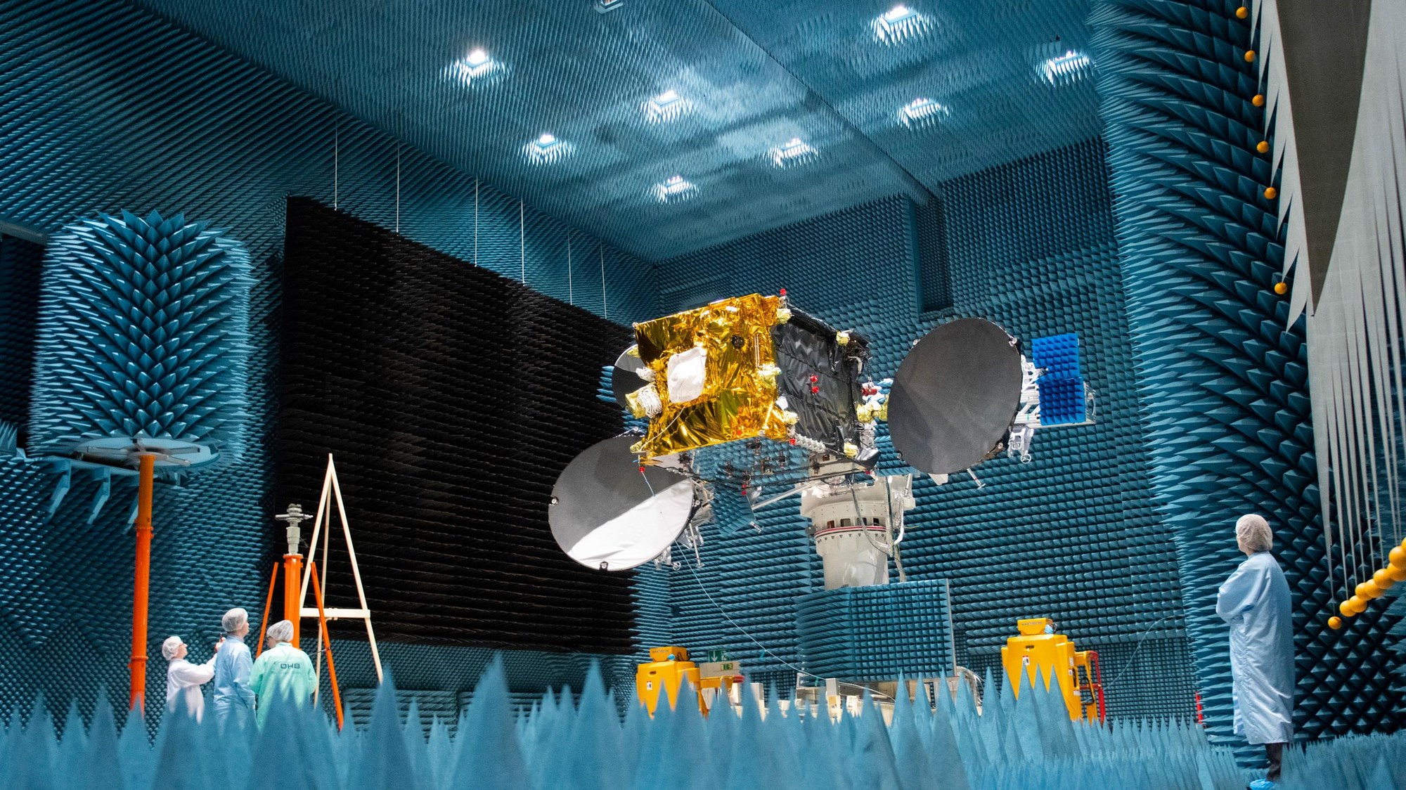 EDRS-C antenna test at Airbus in Ottobrunn