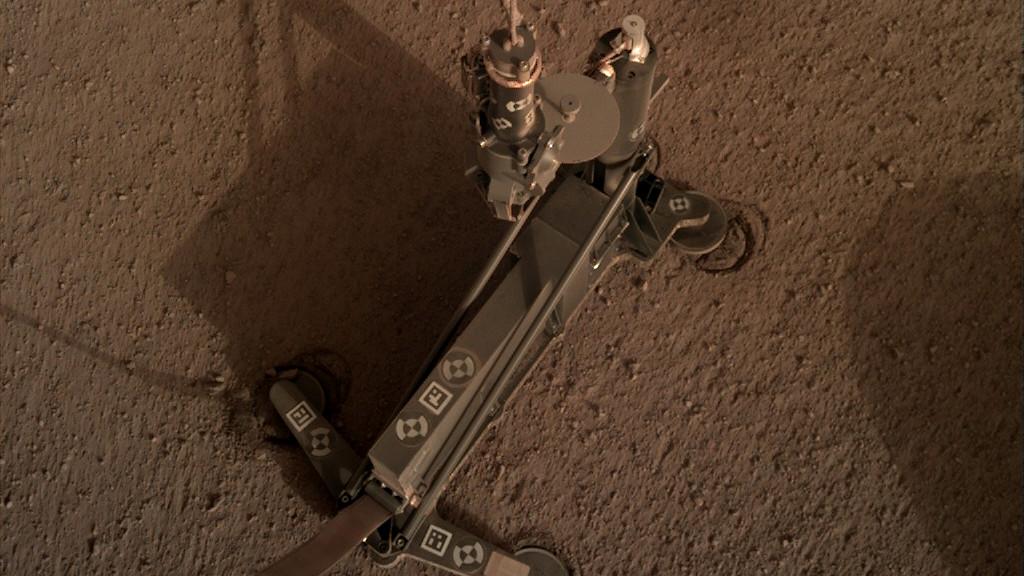 Signs of the Heat Probe Shifting on Mars