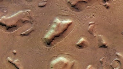 Image Detail 4: Concentric deposits around the mesas