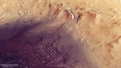 Perspective view of a part of the southern crater rim