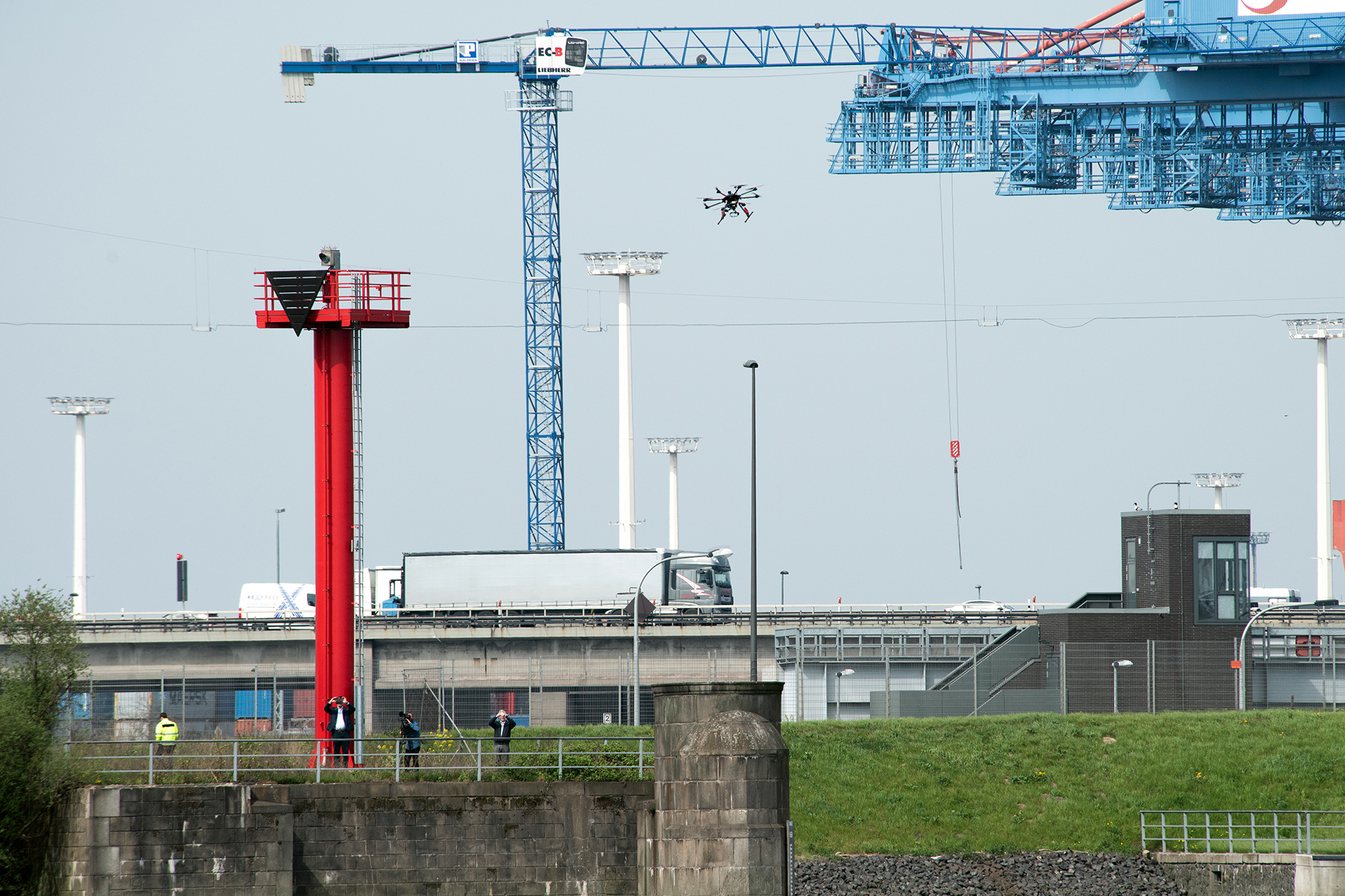 Drone flight in interaction with other transport users