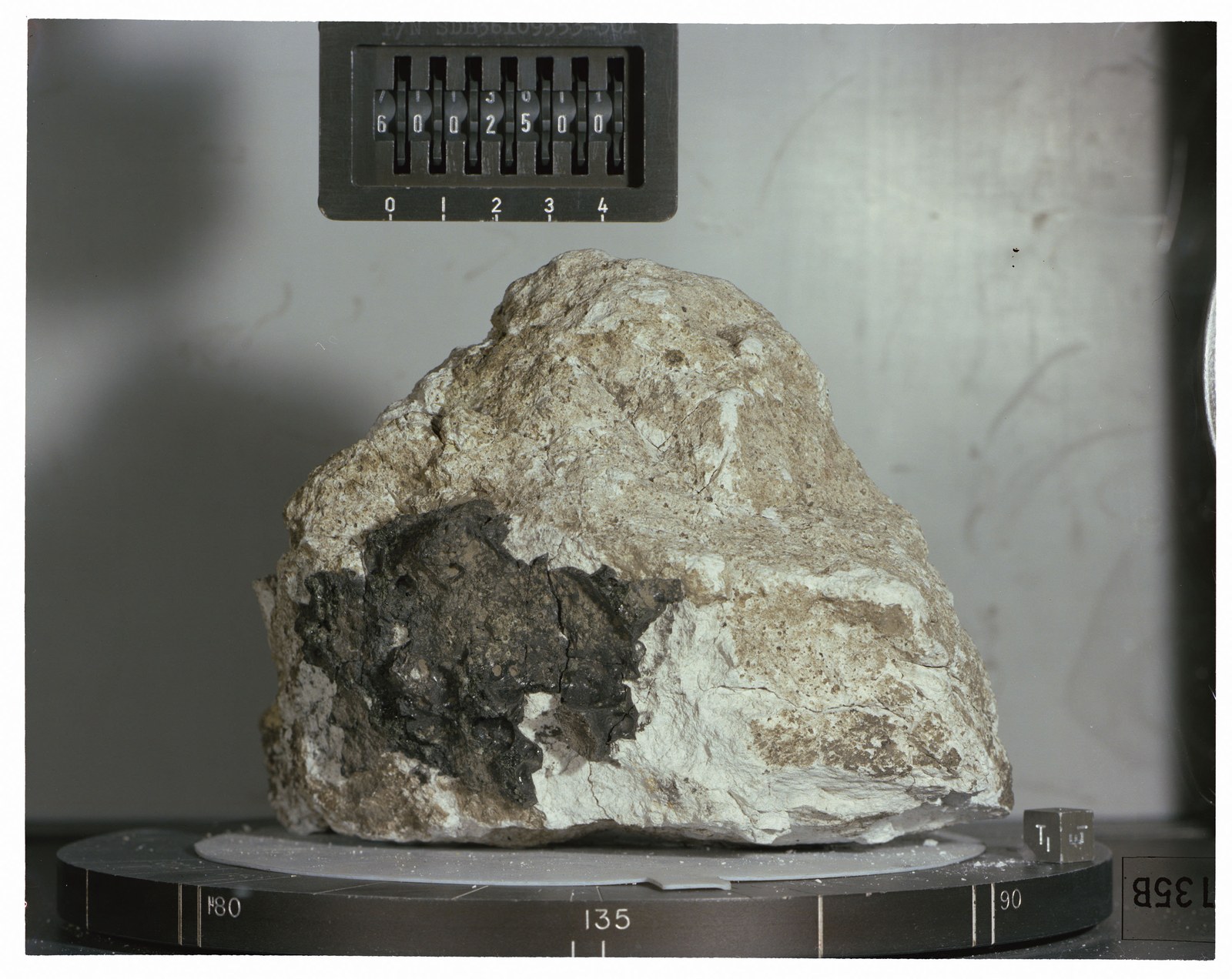 DLR – One of the oldest Moon rocks