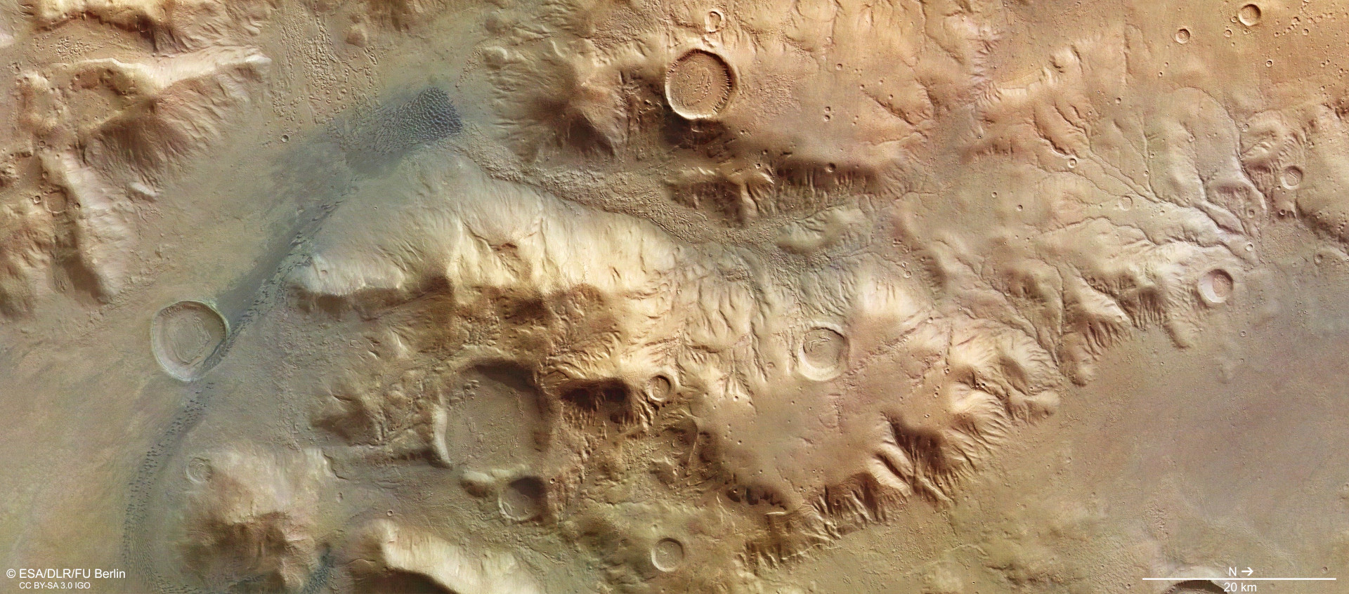 Vertical plan view – part of Nereidum Montes in true colour