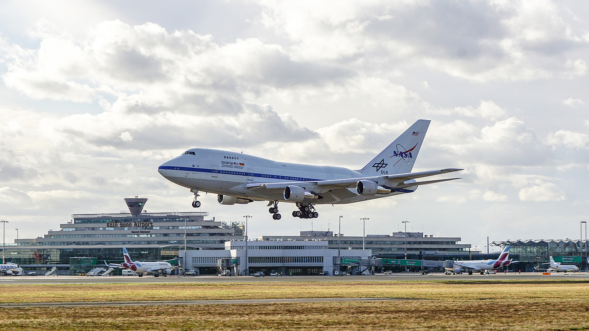 SOFIA landing at the airport