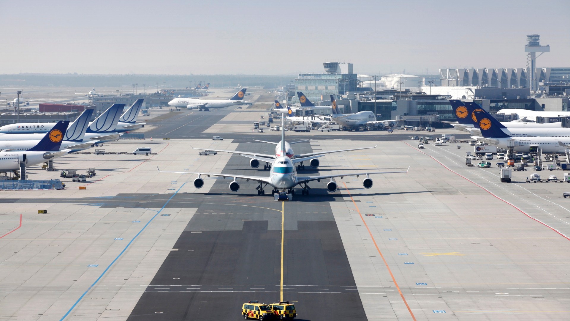 Aircraft at Frankfurt Airport