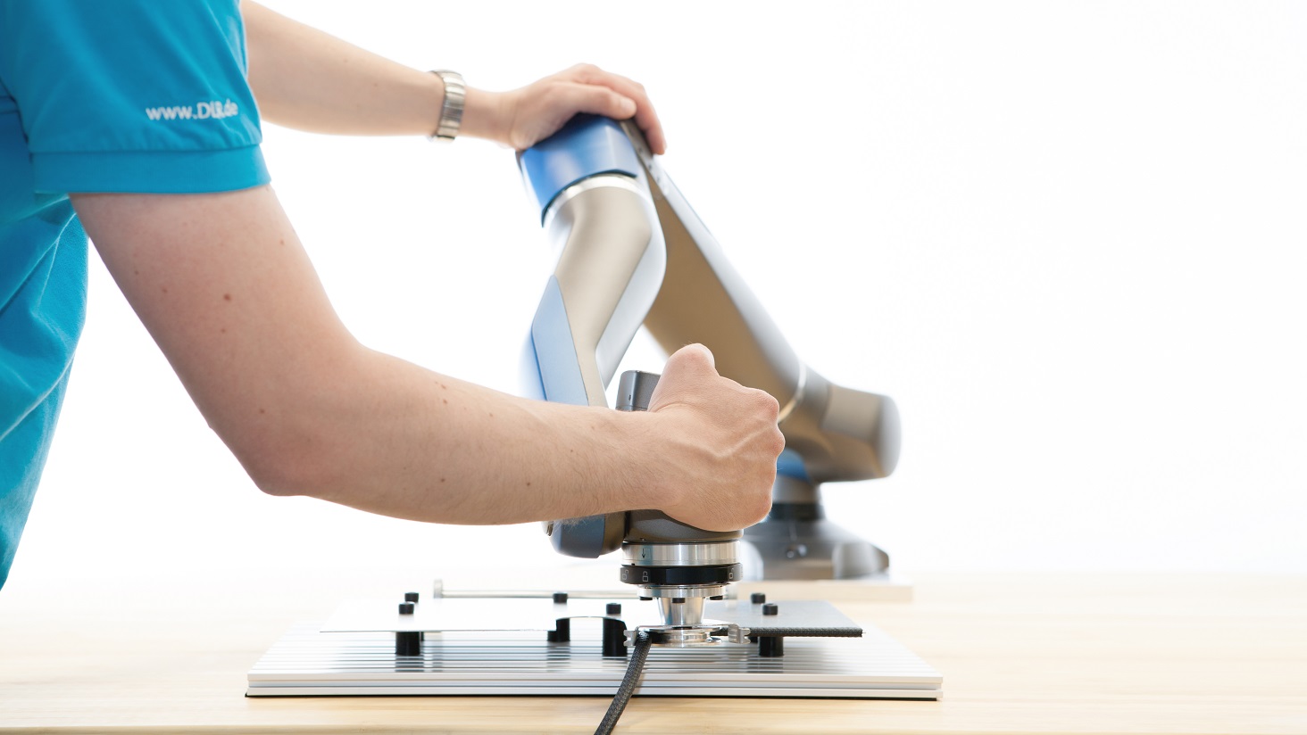 SARA lightweight robot