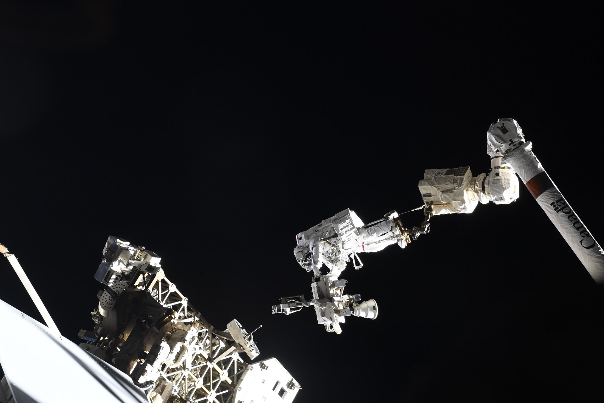 Assisting during an EVA