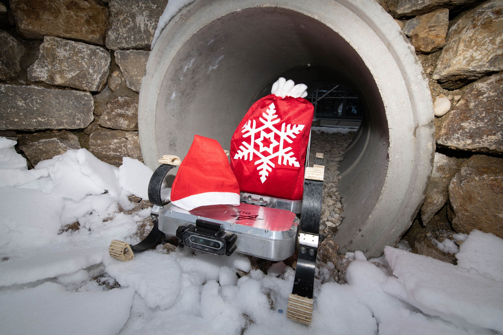 DLR rover Scout with a Christmas greeting