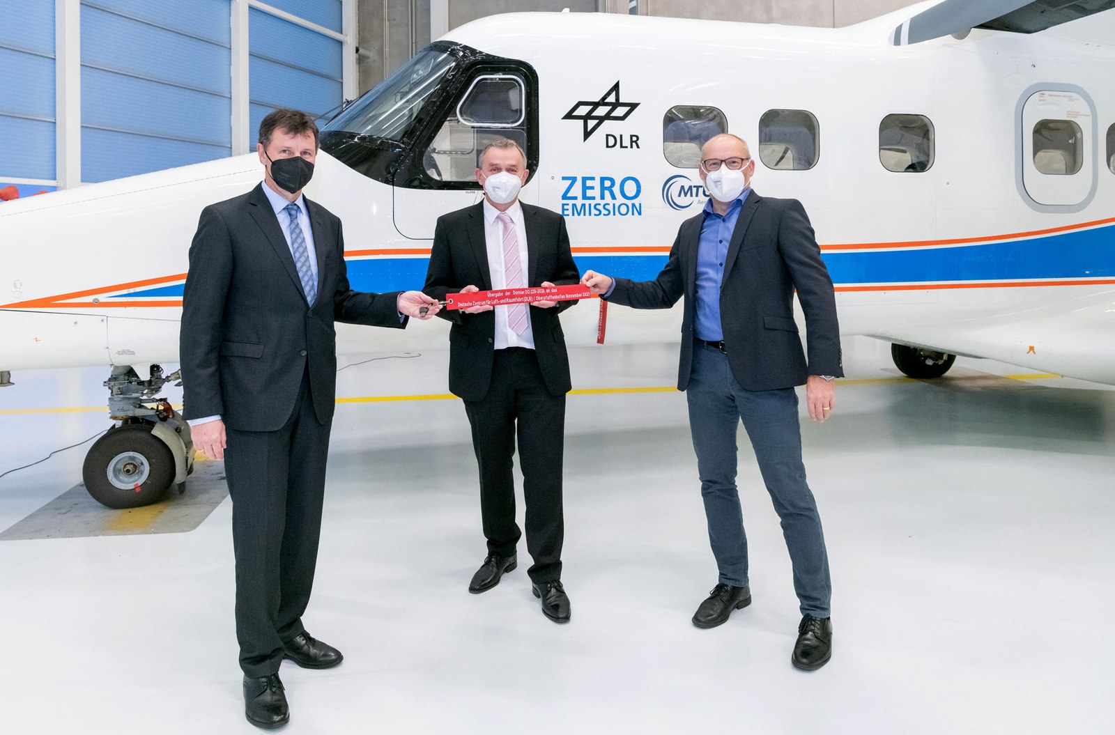 The project partners MTU Aero Engines and DLR