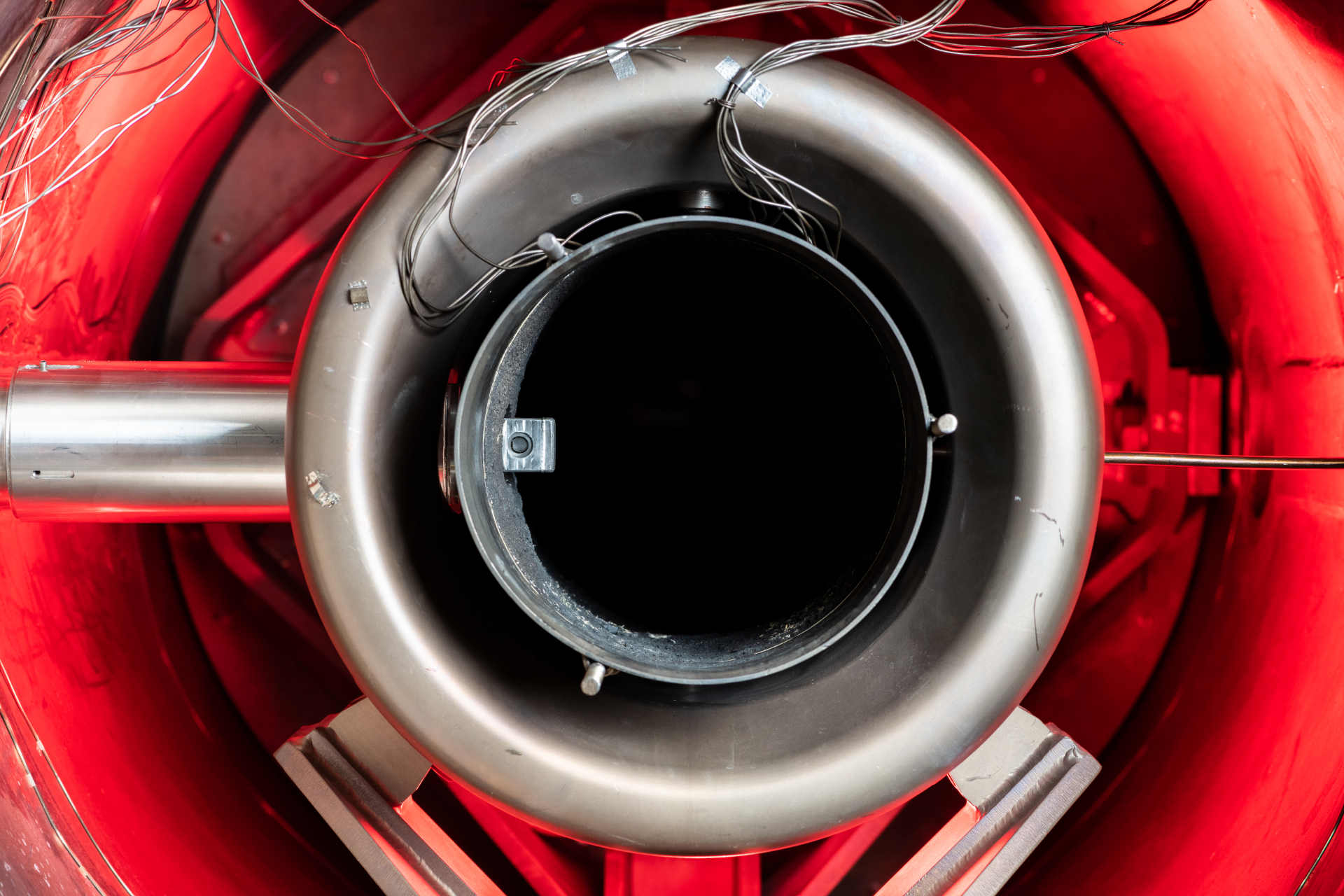 Probe in installed state with view of the burner position