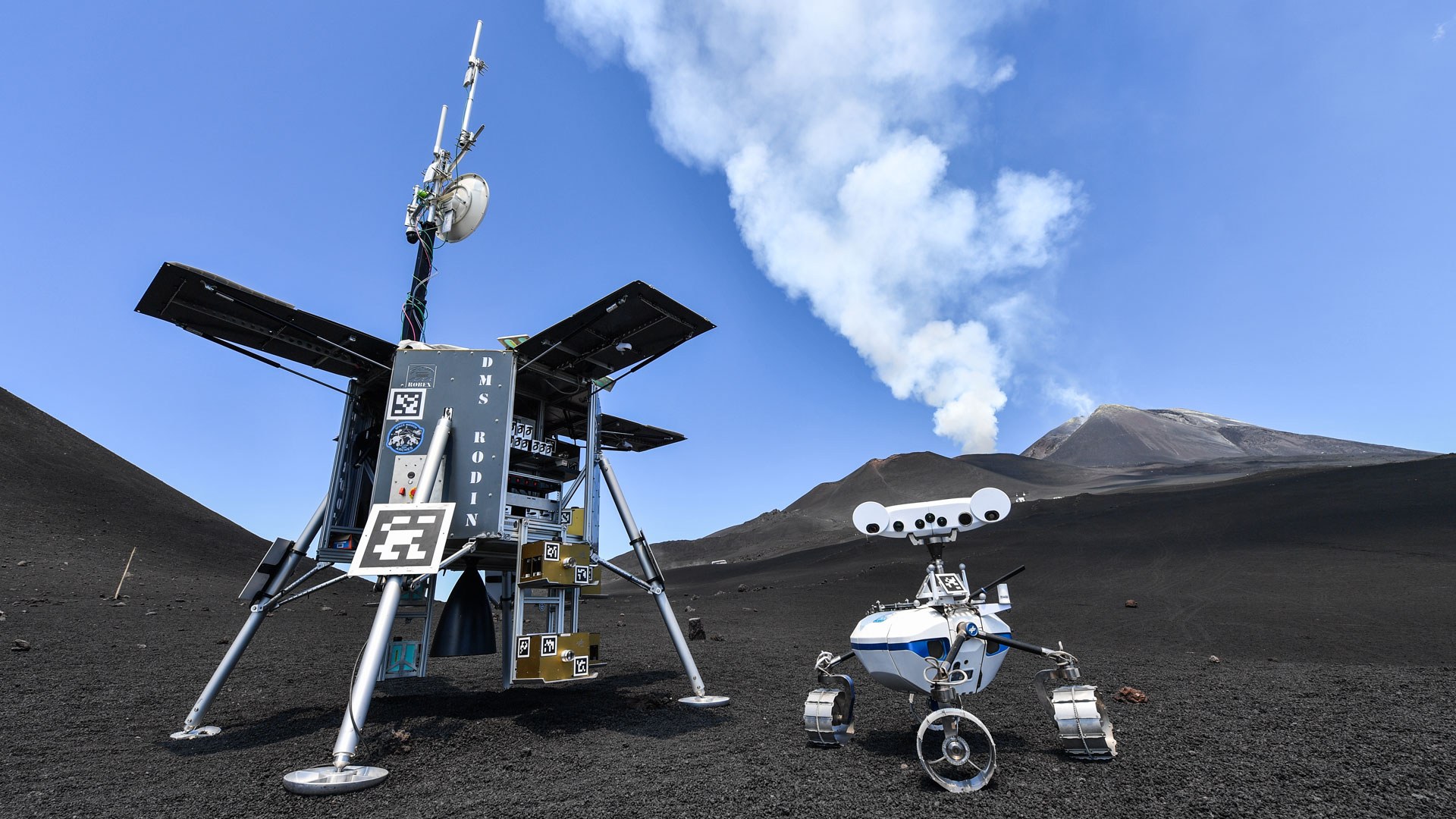 LRU1 robot and RODIN lander